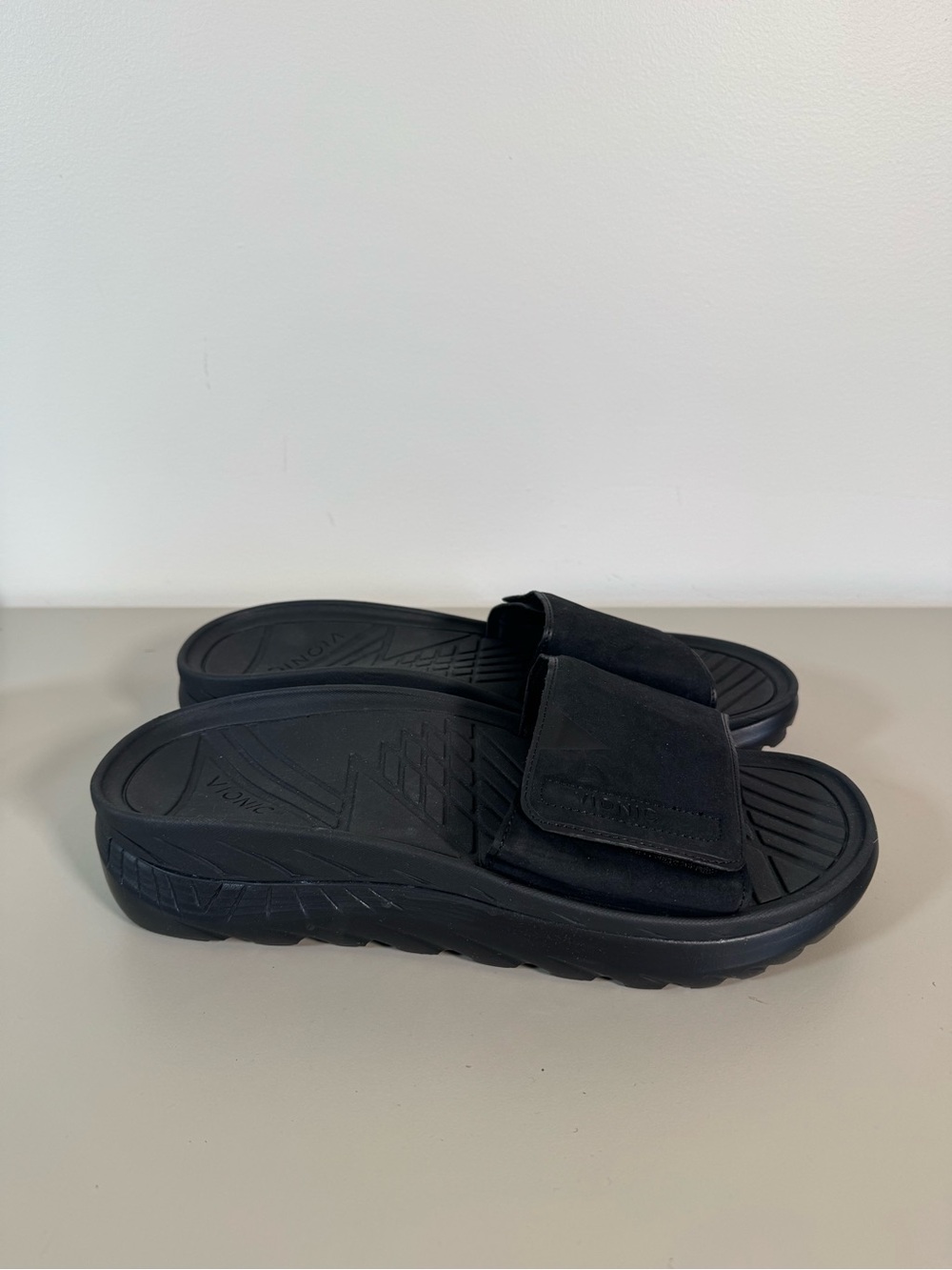 NEW Vionic Rejuvenate Orthotic Recovery Slide Sandals Black Men 11.5